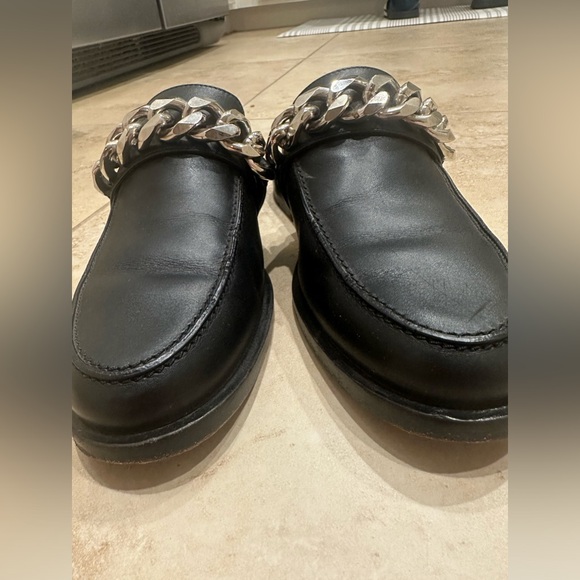 Givenchy Chain Noir Loafer in Black Leather - Picture 5 of 11